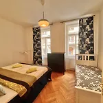 Apartamento Amazing Zborovska *