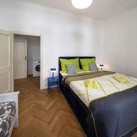 Apartment Amazing Zborovska