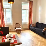 Amazing Zborovska Apartamento