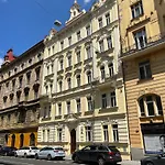Amazing Zborovska Apartamento Praga